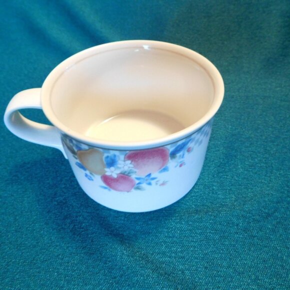 Mikasa Intaglio Trattoria CAC40 (1990) mug near mint condition - Picture 2 of 4